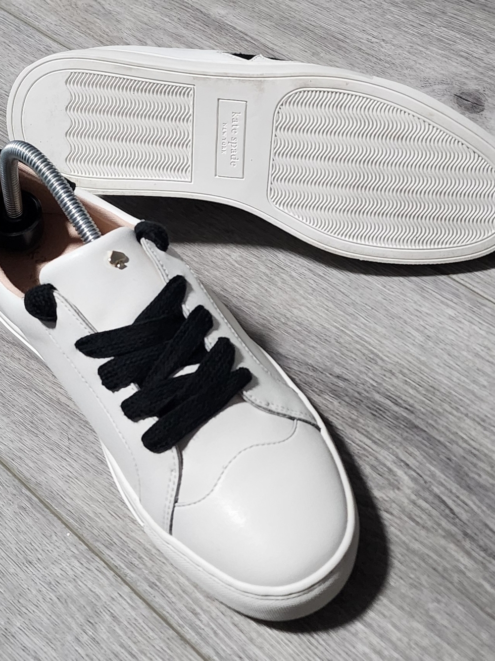 NWOB Kate Spade New York Fez White And Black Sneakers Womens Shoes Size 8.5 - Picture 7 of 8